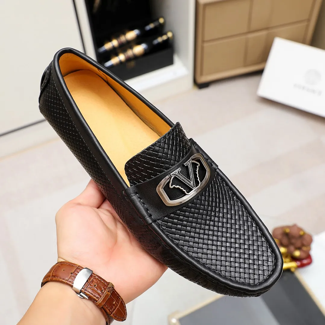 Men's shoes💰360💰💰[FENDI-FENDI] Classic new men's casual slip-on shoes🇨🇳Counter quality, original 1:1 high-quality workmanship💯The upper is made of imported first-layer cow Leather, 🐷leather lining, fashionable lazy beanie design 🌴casual Loaf style, with original raw rubber wear-resistant outsole 🌾definitely high-end and classy, only for drivers 🍀A must-have for trendy men, @@optional! 🍓Code number 38-45 (46🉑️customized, non-returnable and non-exchangeable)